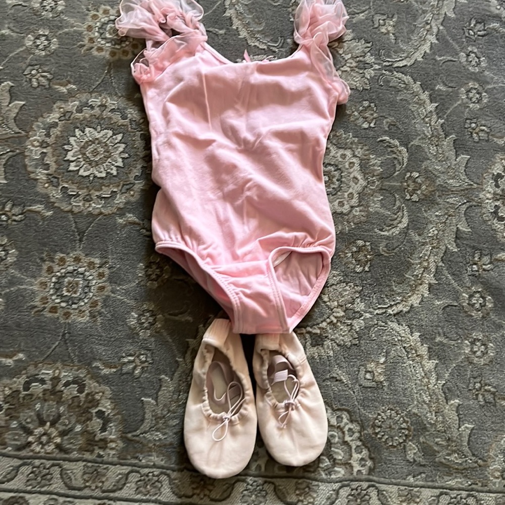 Ballet shoes and leotard size 10.5 toddler girls